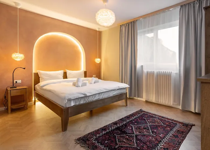 Ultracentral Near Old Town, Cismigiu And Victoriei - Cozy, Quiet And Modern Apartment Wt Sunny Balcony