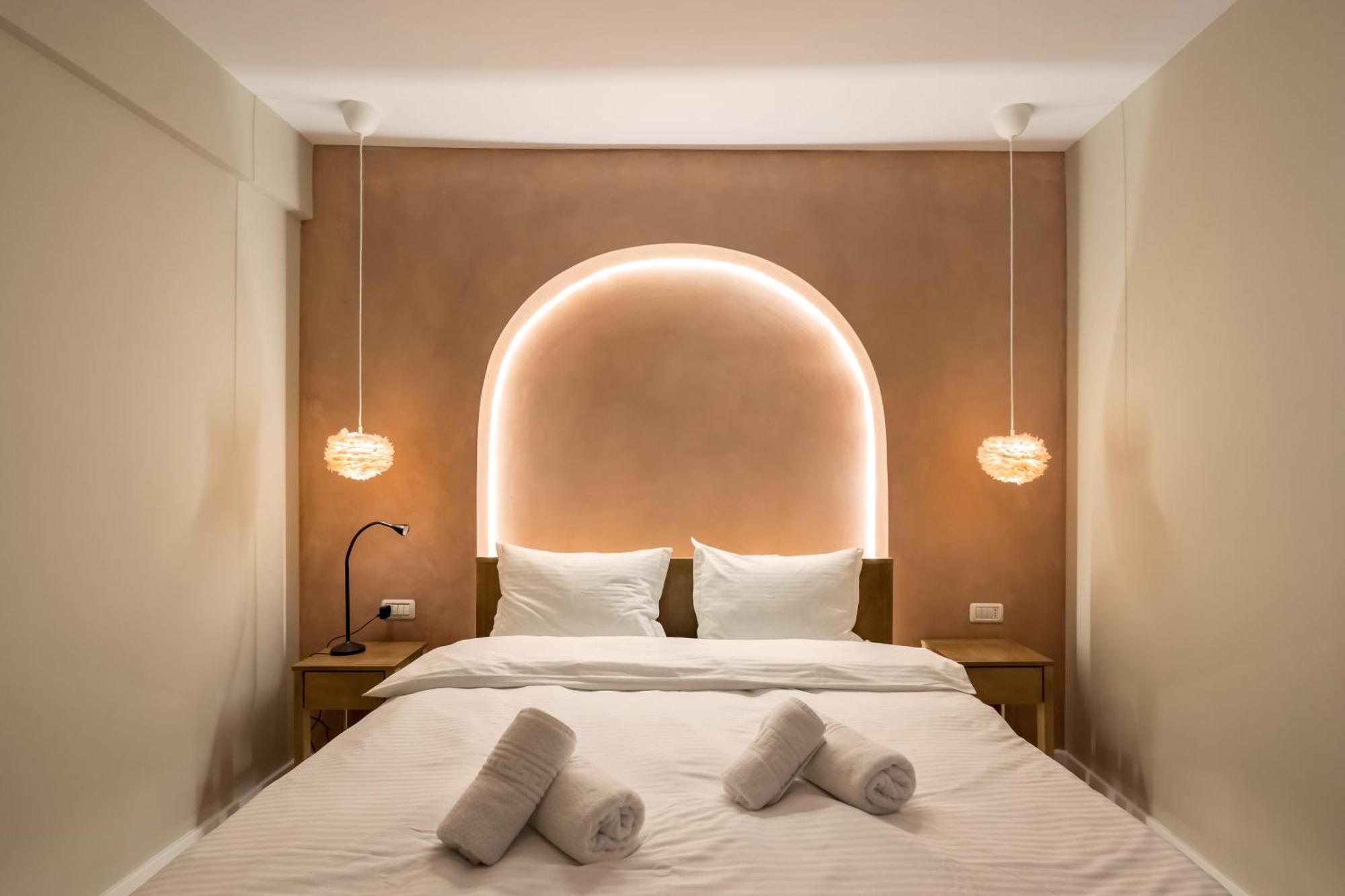 Ultracentral Near Old Town, Cismigiu And Victoriei - Cozy, Quiet And Modern Wt Sunny Balcony Apartment *