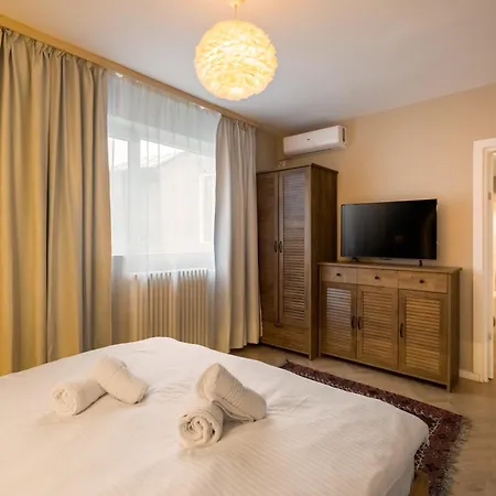 Ultracentral Near Old Town, Cismigiu And Victoriei - Cozy, Quiet And Modern Apartment Wt Sunny Balcony Bucharest Exterior photo
