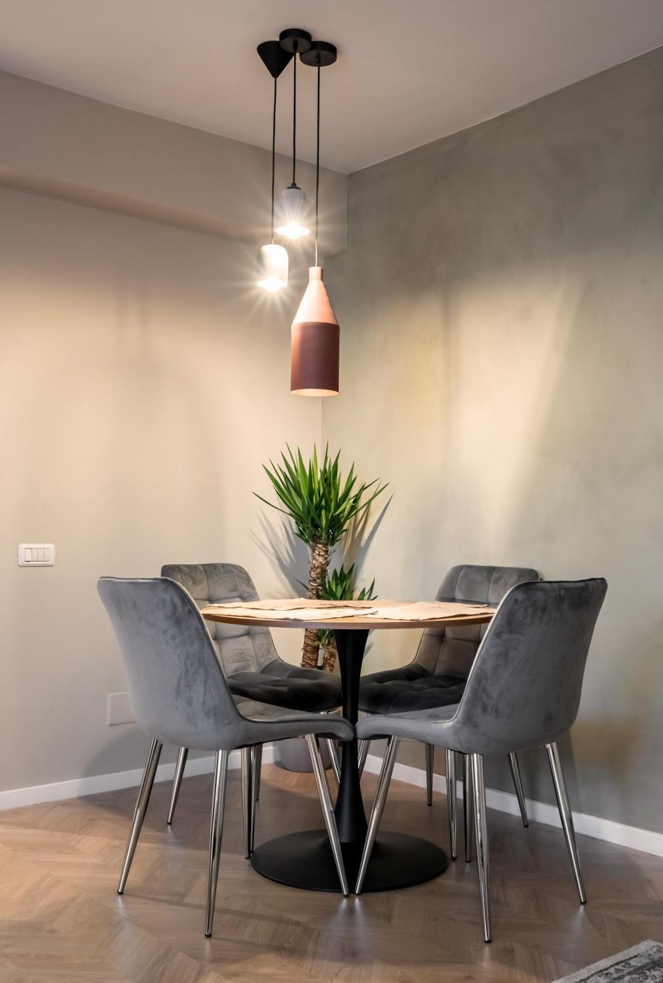 Ultracentral Near Old Town, Cismigiu And Victoriei - Cozy, Quiet And Modern Wt Sunny Balcony Bucarest